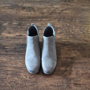 Sorel Light Gray Suede Ankle Boots